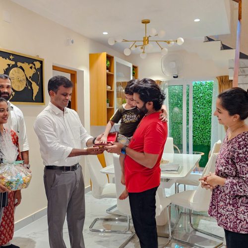 KEY HANDOVER CEREMONY:YADHU DAS & FAMILY