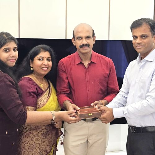 KEY HANDOVER CEREMONY:SHOBHA & FAMILY