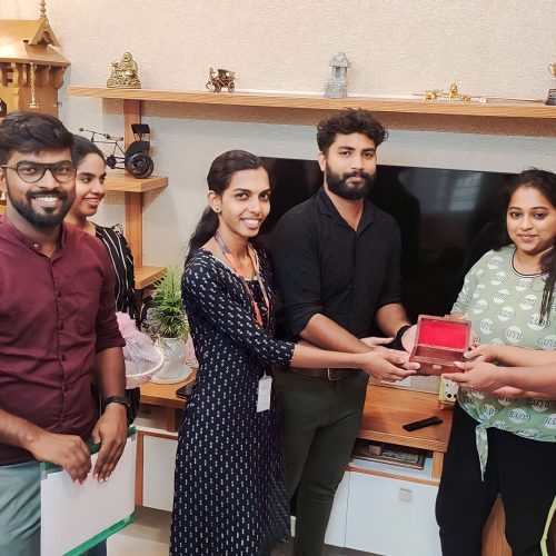 KEY HANDOVER CEREMONY:KANNAN & FAMILY