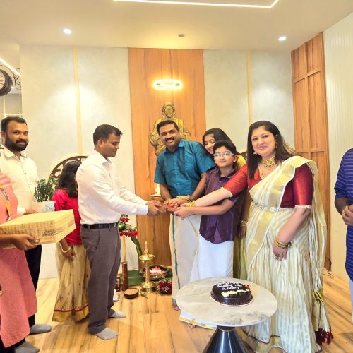 KEYHANDOVER CEREMONY :ANTOINETTE ROSE & FAMILY