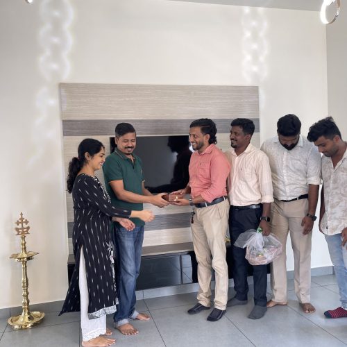 BUILDOWN KEY HANDOVER CEREMONY:JEBY & FAMILY